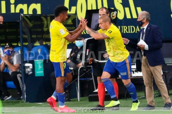 Pombo y Lozano pasan a ser propiedad del Cádiz tras el ascenso / Trekant Media