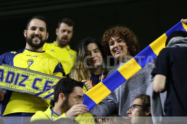 Aficionados y aficionadas cadistas en el Ramón de Carranza / Trekant Media