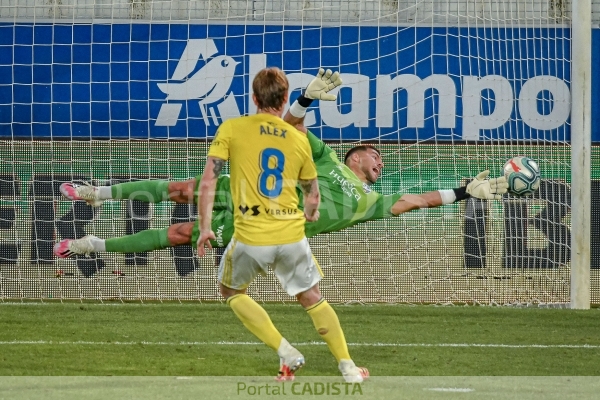 Gol de Álex Fernández contra la SD Huesca / Carlos Gil-Roig