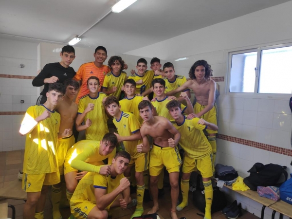 Balón de Cádiz CF Cadete B / cadizcf.com