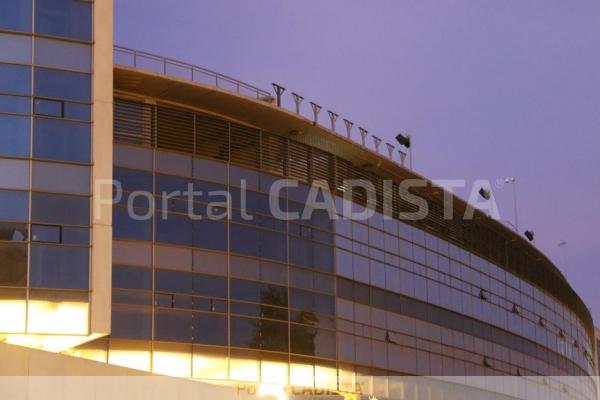 Nuevos soportes para iluminación en el Estadio Ramón de Carranza / Trekant Media