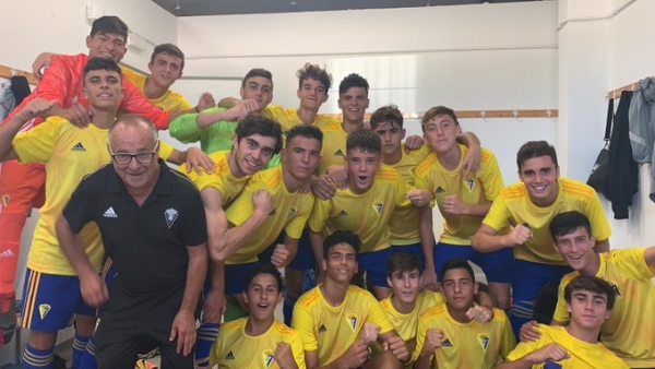 Balón de Cádiz CF Cadete A / cadizcf.com