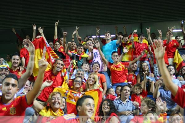 Aficionados de España en el estadio Ramón de Carranza / Trekant Media