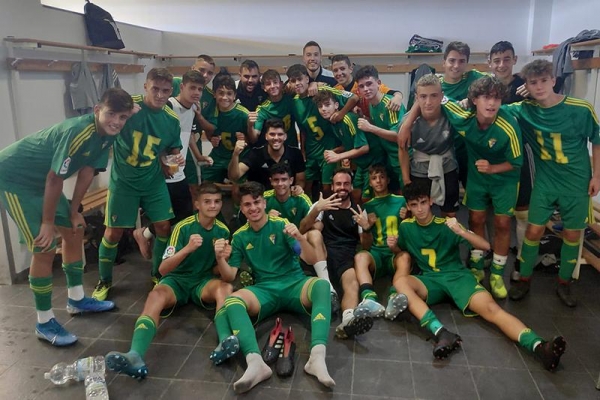 Balón de Cádiz CF Cadete B / cadizcf.com