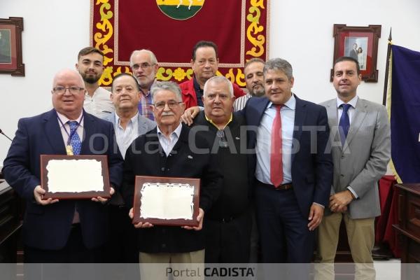 Homenaje a Carlos Medina y Juan Quintero, por la Peña Cadista Manuel Irigoyen / Trekant Media