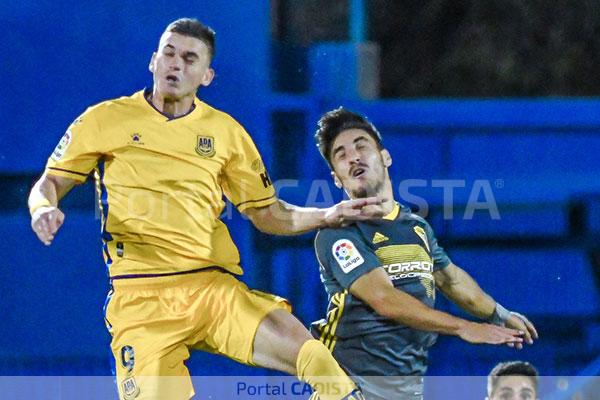 Iza Carcelén en el Alcorcón - Cádiz / Carlos Gil-Roig - portalcadista.com