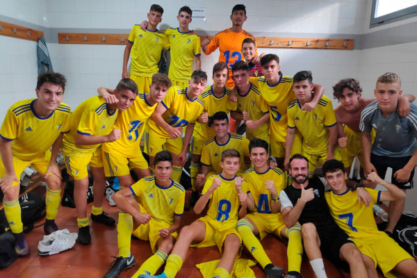 Balón de Cádiz CF Cadete B / cadizcf.com