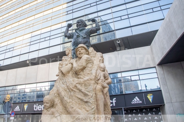 Monumento a la afición del Cádiz CF / Trekant Media