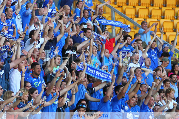 Aficionados del Real Oviedo en Carranza. / Trekant Media