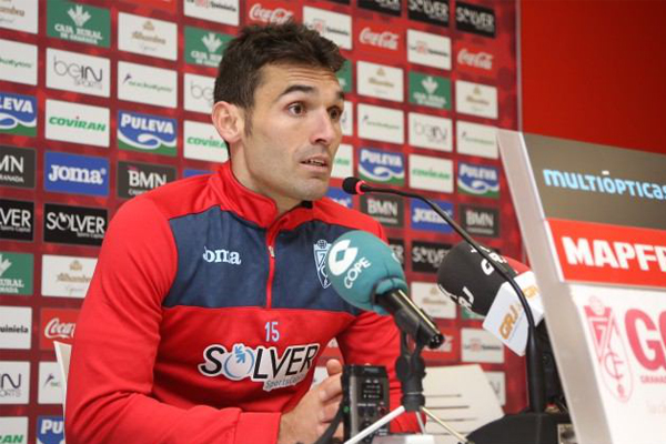 David Barral en rueda de prensa con el Granada. / Foto: Granada CF