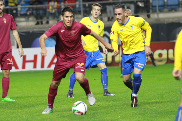 Lance de juego del Cádiz - Jumilla de la primera vuelta. / Trekant Media