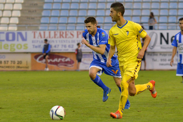 Fran Machado durante el partido ante La Hoya Lorca de la primera vuelta. / Francisco Hernández - portalcadista.com