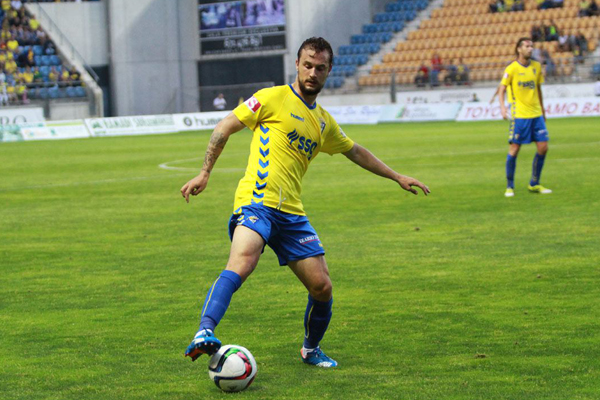 Xavi Carmona ante el Racing de Ferrol. / Trekant Media