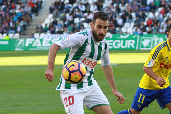 Antoñito ante el Cádiz. / Trekant Media