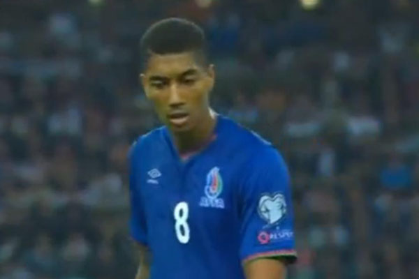 Eddy Silvestre en el partido ante Noruega.