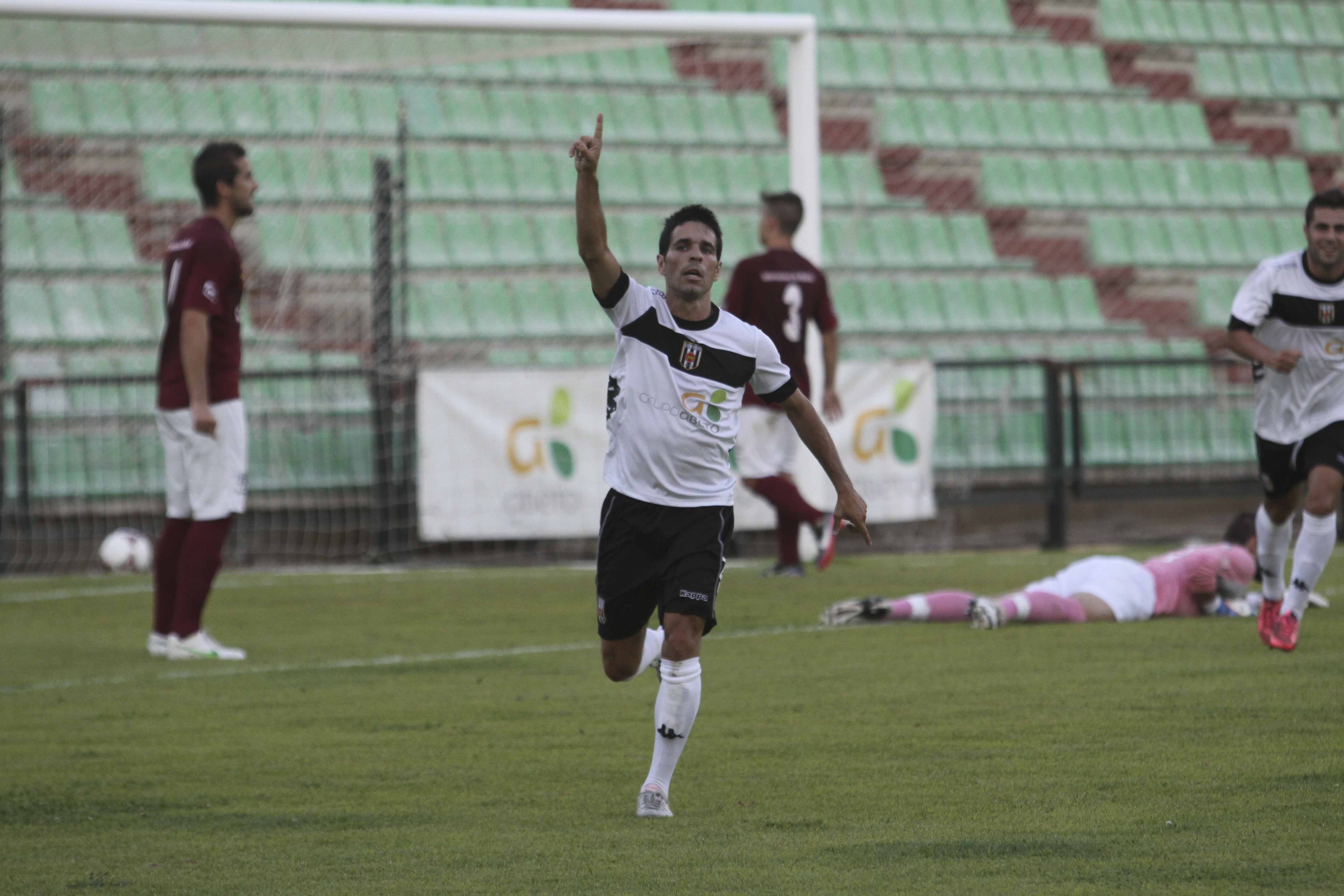 Jorge Troiteiro celebrando un gol. / Despiertanlosromanos