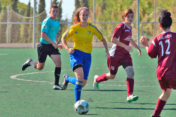 Marta Paz jugando en El Rosal. / Imagen: Águeda Sánchez